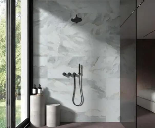 קרמיקה לקיר מקלחת קררה גולד